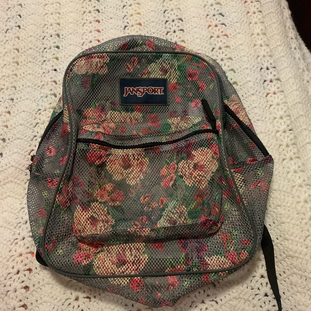 Jansport mesh backpack just in time for back to school kids - Picture 5 of 9